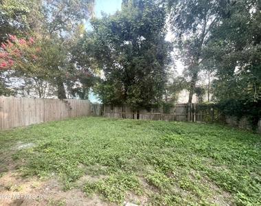 7329 Lawn Tennis Lane - Photo Thumbnail 13