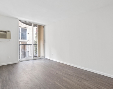 88 Fulton Street - Photo Thumbnail 3