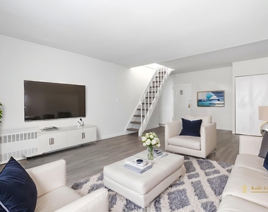 88 Fulton Street - Photo Thumbnail 1