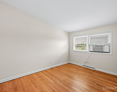 327 E Lake Street - Photo Thumbnail 10