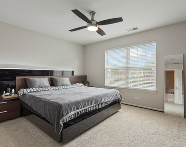 106 Creekbend Court - Photo Thumbnail 11