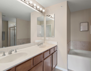 106 Creekbend Court - Photo Thumbnail 13