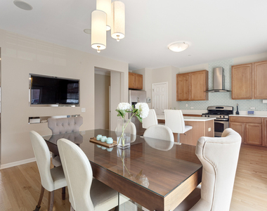 106 Creekbend Court - Photo Thumbnail 4