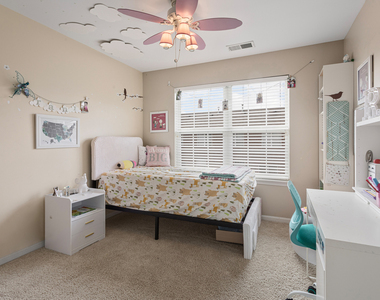106 Creekbend Court - Photo Thumbnail 15