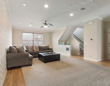 106 Creekbend Court - Photo Thumbnail 3