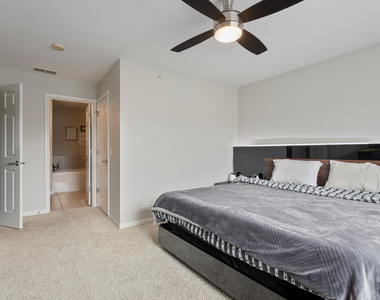 106 Creekbend Court - Photo Thumbnail 12