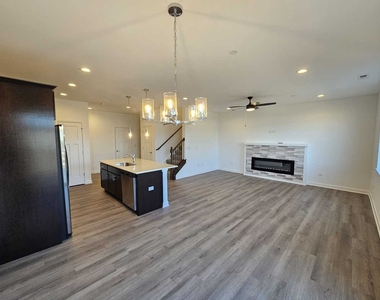 334 N Masters Drive - Photo Thumbnail 2