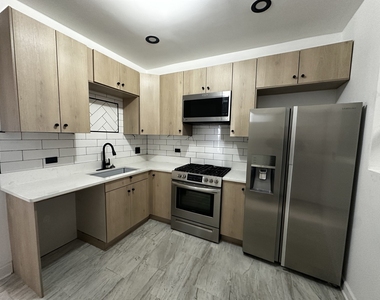 1911 S Ridgeway Avenue - Photo Thumbnail 1