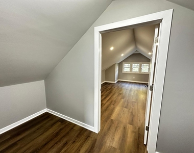 3612 East Avenue - Photo Thumbnail 9