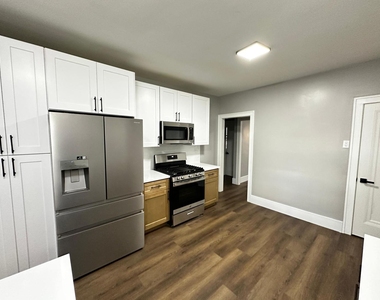 3612 East Avenue - Photo Thumbnail 6