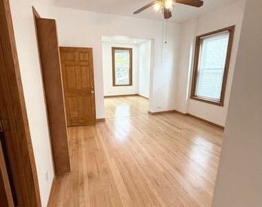 921 S Bishop Street - Photo Thumbnail 14
