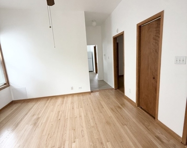921 S Bishop Street - Photo Thumbnail 5