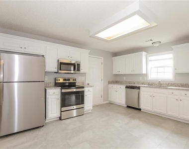 1303 Princess Drive - Photo Thumbnail 3