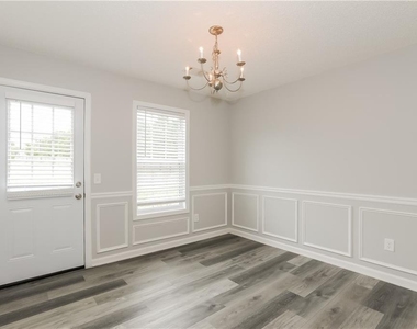 1303 Princess Drive - Photo Thumbnail 5