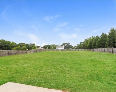 1303 Princess Drive - Photo Thumbnail 14