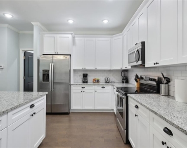 257 Birch Street - Photo Thumbnail 5