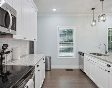 257 Birch Street - Photo Thumbnail 4