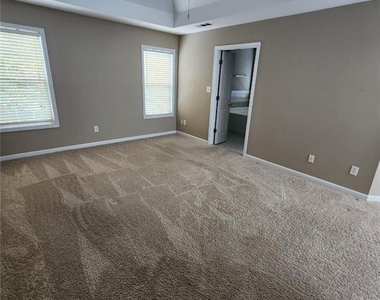 3305 Goldmist Drive - Photo Thumbnail 5