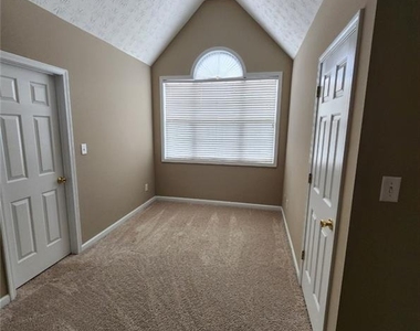 3305 Goldmist Drive - Photo Thumbnail 6