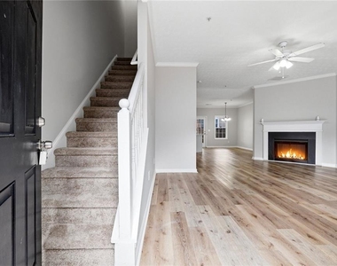 5072 Leeshire Trace - Photo Thumbnail 2