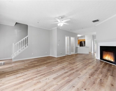 5072 Leeshire Trace - Photo Thumbnail 5
