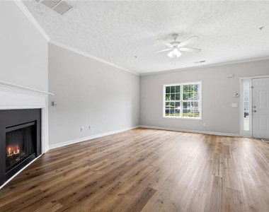 5072 Leeshire Trace - Photo Thumbnail 7