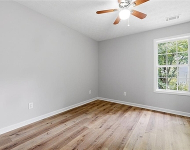 5072 Leeshire Trace - Photo Thumbnail 17