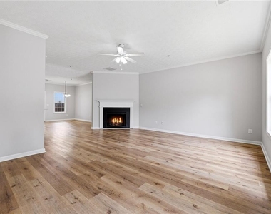5072 Leeshire Trace - Photo Thumbnail 4