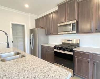 4591 Silver Oak Drive Sw - Photo Thumbnail 9