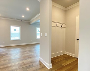 4591 Silver Oak Drive Sw - Photo Thumbnail 6