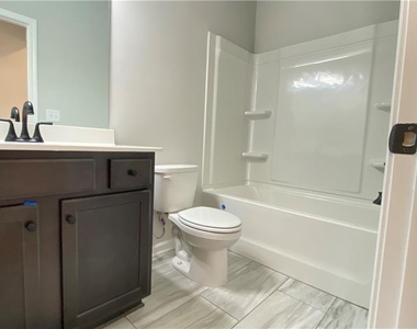 4591 Silver Oak Drive Sw - Photo Thumbnail 3