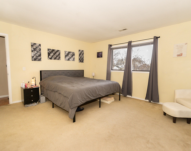 381 S Collins Street - Photo Thumbnail 7