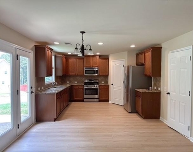 1601 Bramlett Hill - Photo Thumbnail 3