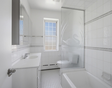 7314 N Crawford Avenue - Photo Thumbnail 9