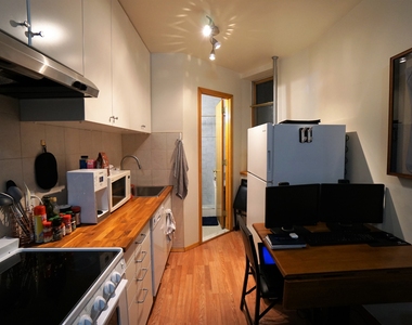 323 East 89th Street - Photo Thumbnail 2