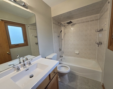 8112 Rutherford Drive - Photo Thumbnail 14