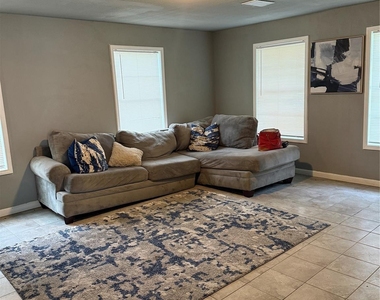 328 Garland Street - Photo Thumbnail 1