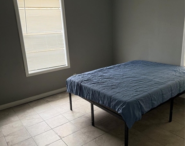 328 Garland Street - Photo Thumbnail 7