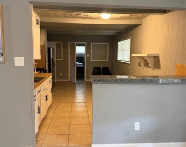 328 Garland Street - Photo Thumbnail 15