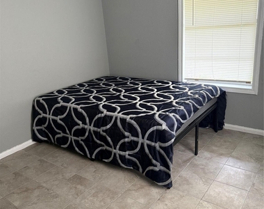 328 Garland Street - Photo Thumbnail 8