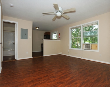 256 E Pecan Lane - Photo Thumbnail 3