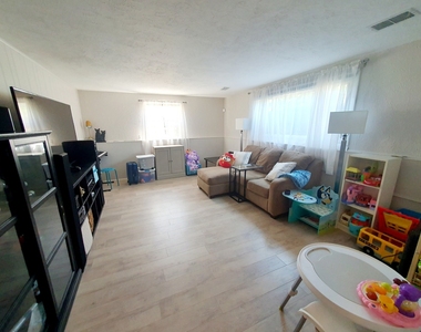 3535 Treaty Lane - Photo Thumbnail 11