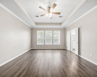 2711 Wallingford Pines - Photo Thumbnail 21