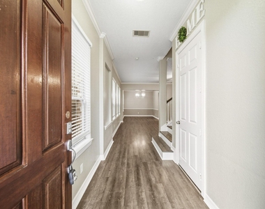 2711 Wallingford Pines - Photo Thumbnail 4