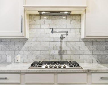 2711 Wallingford Pines - Photo Thumbnail 10