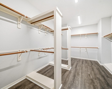 2711 Wallingford Pines - Photo Thumbnail 24