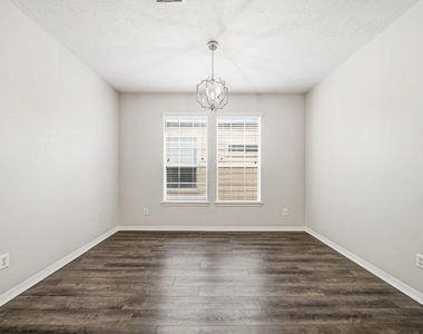 2711 Wallingford Pines - Photo Thumbnail 19