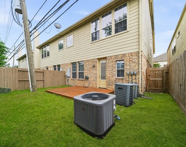 2711 Wallingford Pines - Photo Thumbnail 33