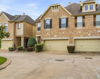 2711 Wallingford Pines - Photo Thumbnail 1