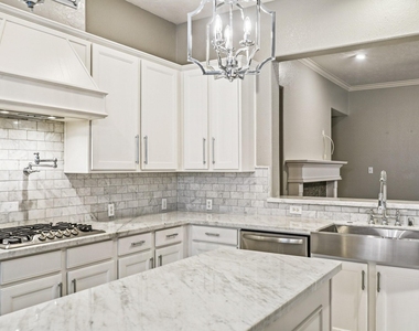 2711 Wallingford Pines - Photo Thumbnail 11